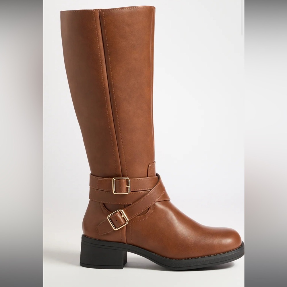Effortlessly Edgy Under The Knee Leather Boots NEW 🏷️